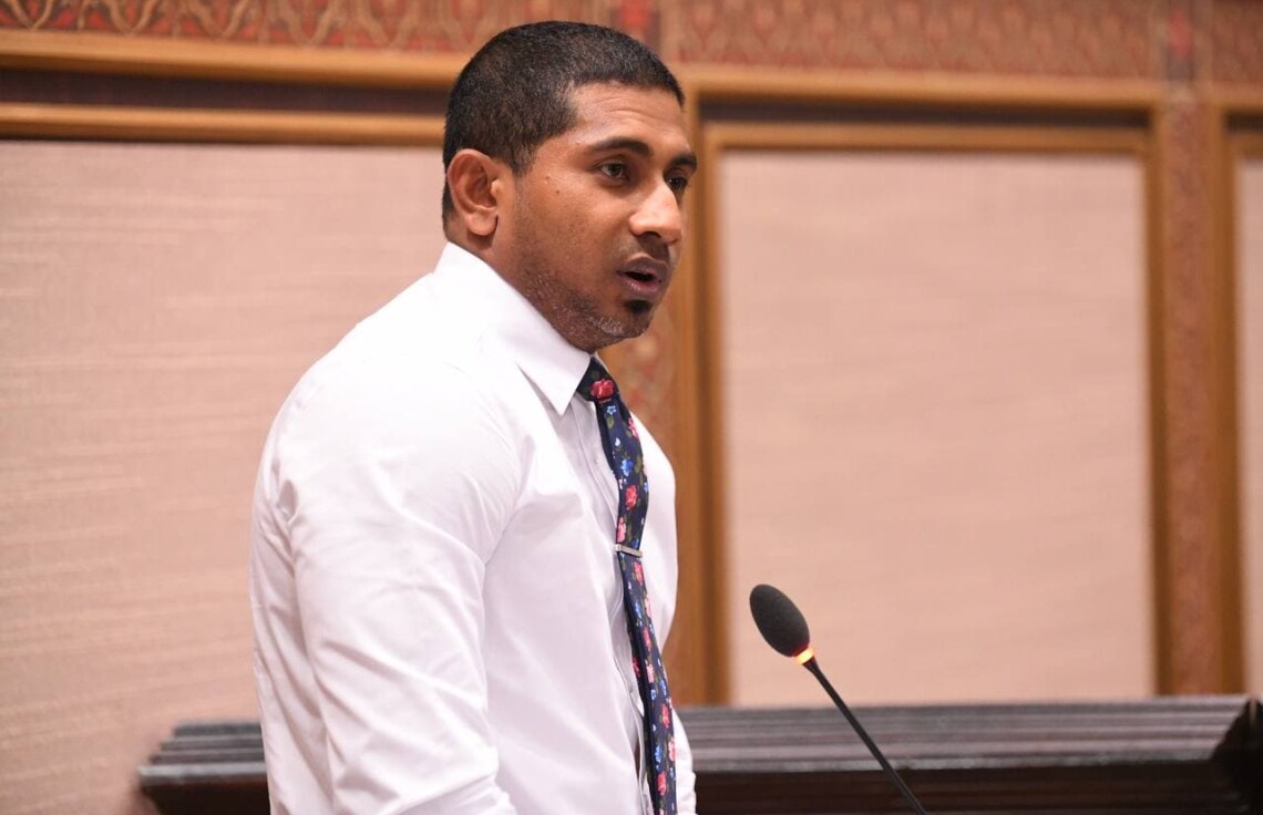 މަހްލޫފް އޭސީސީއަށް: އަޅުގަނޑަކީ ޝިއުނާ ކުޅެންގެންގުޅޭ ބޯޅައެއްނޫން