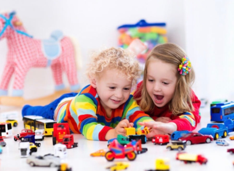 ކުޑަކުދިންނަށް އުމުރާ ގުޅޭ ކުޅޭ އެއްޗެހި ހޯދައިދިނުމުގެ މުހިންމުކަން