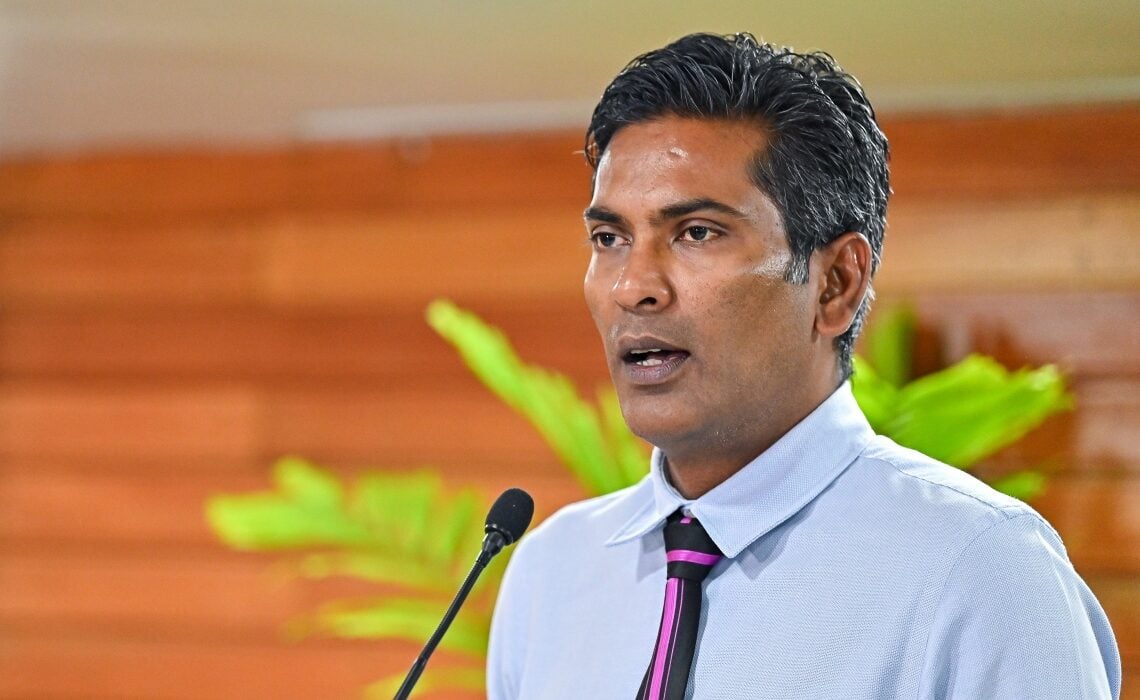 ފަޒުލްއާ ގުޅުން އޮންނަ ކުންފުންޏަކަށް ދިން ފަޅުރަށެއް އަތުލައިފި