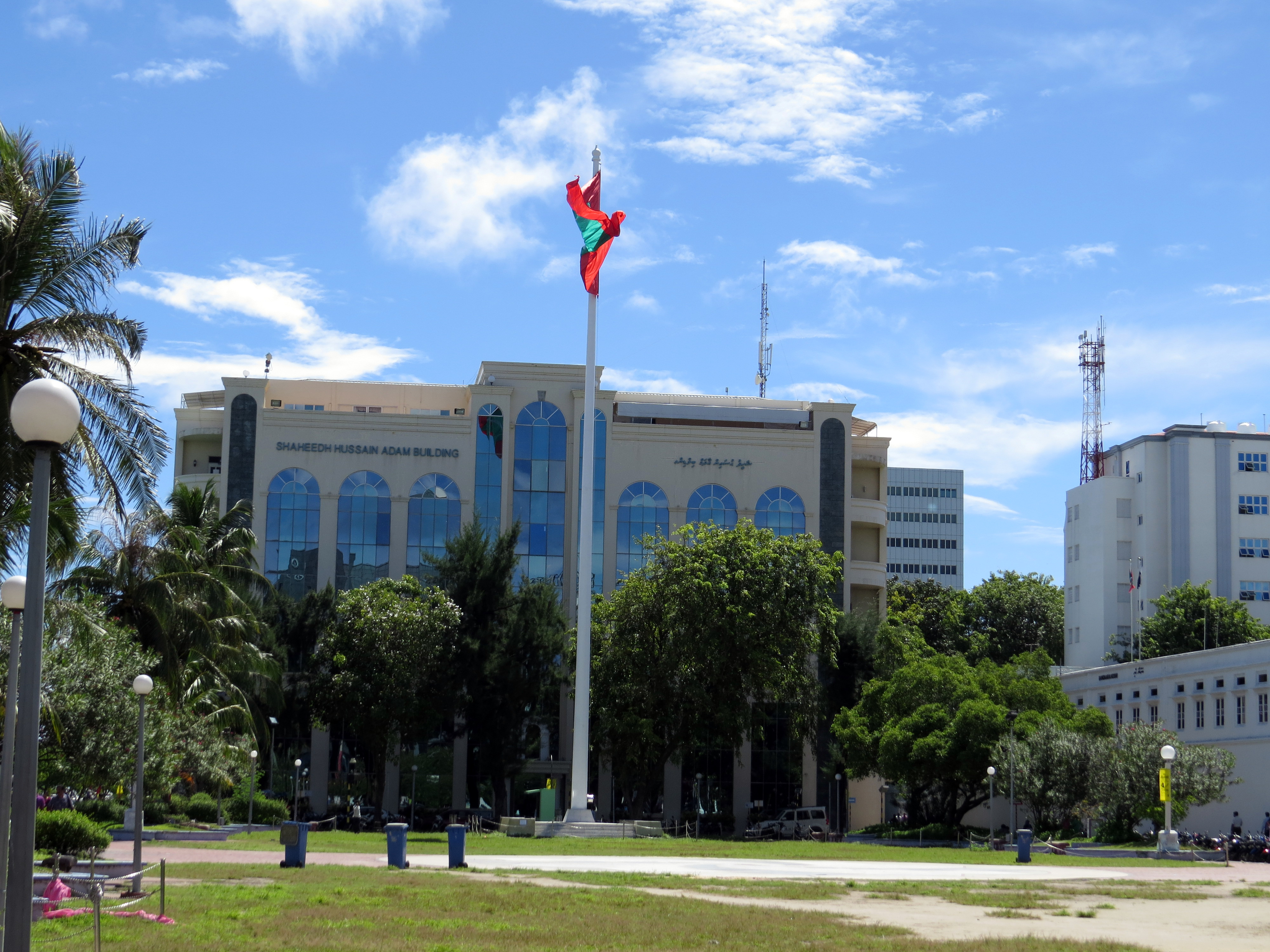 ރޯޑް ޑިވެލޮޕްމަންޓް ކޯޕަރޭޝަނަށް ފުލުހުން ވަދެއްޖެ