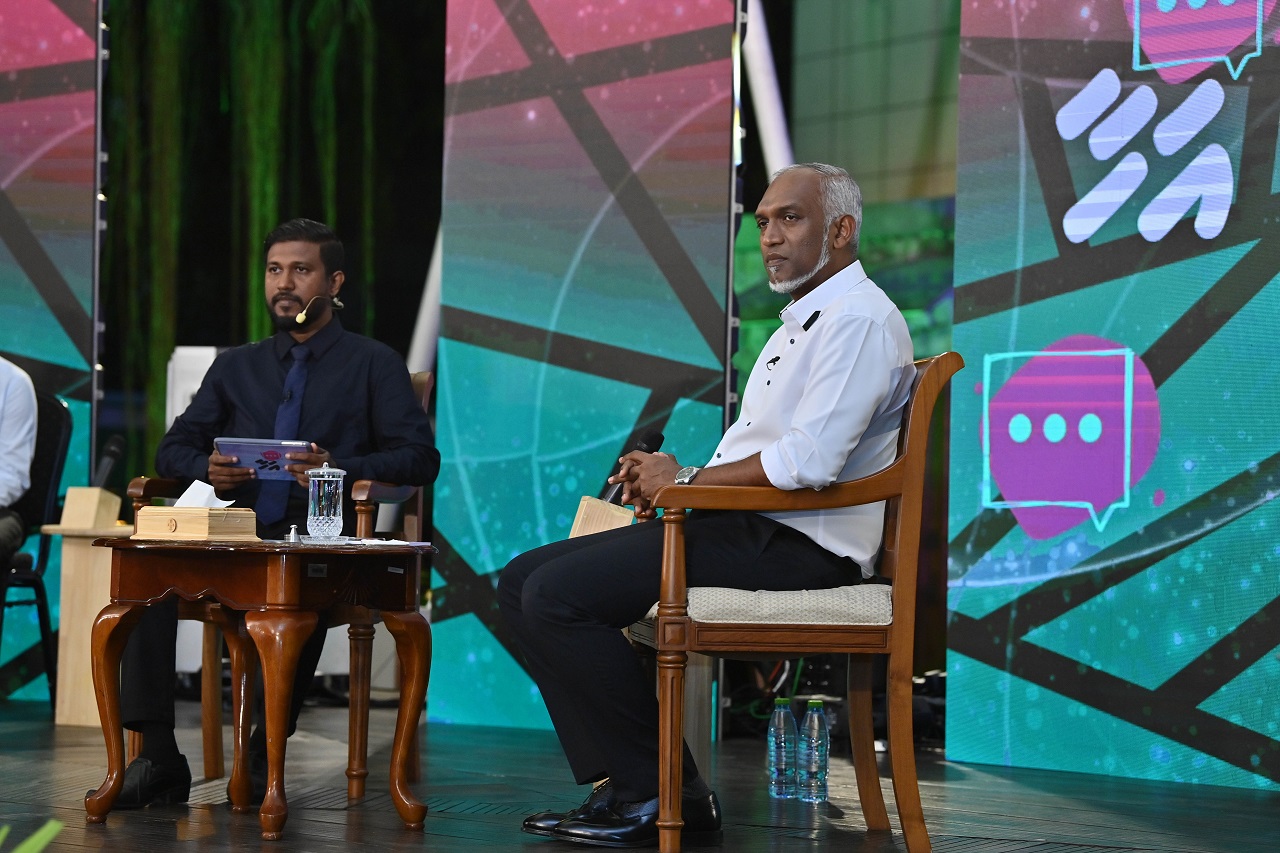 5 ވަޒީރުންނާއެކު ބާއްވާ "އަހާ" ފޯރަމް މިރޭ