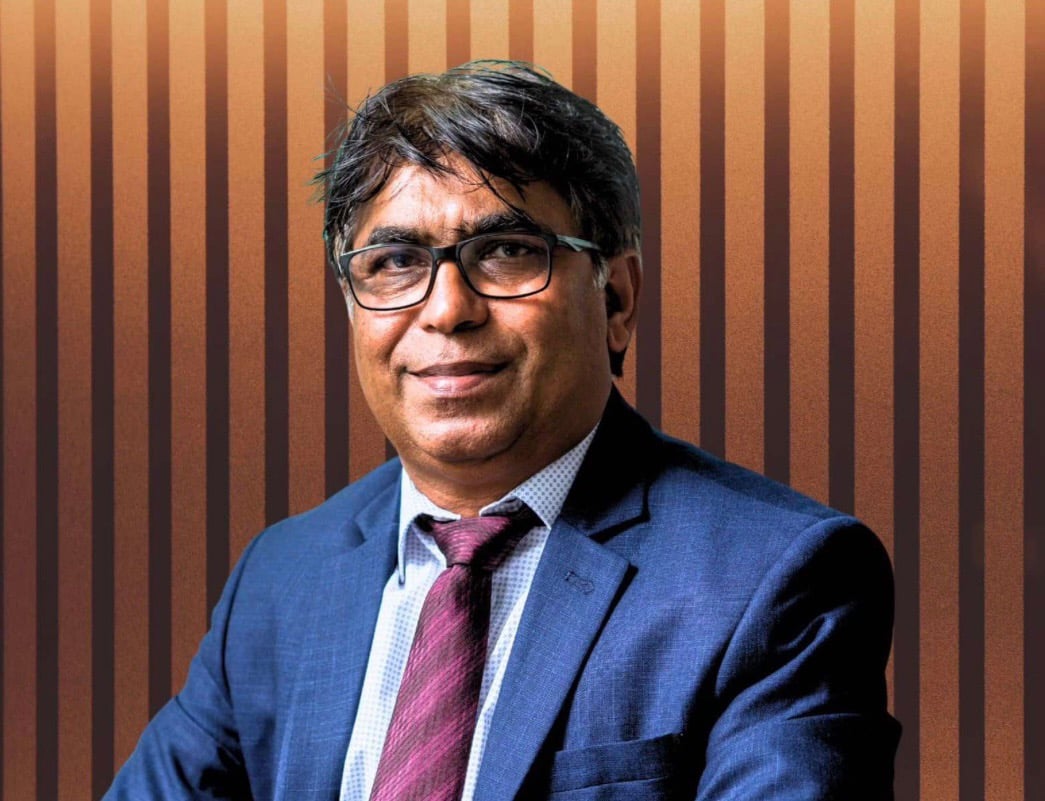 މަޖިލީހުގައި ބަސްމަގު ގެންގުޅޭ ގޮތުން، އެ މީހެއްގެ އަޚްލާގާއި ލީޑަރޝިޕްގެ ފެންވަރު ހާމަވެ، މުއަސަސާއަށް އޮތް އިޚްތިރާމް ވަޒަންކުރެވޭނެ: ފިރާގު