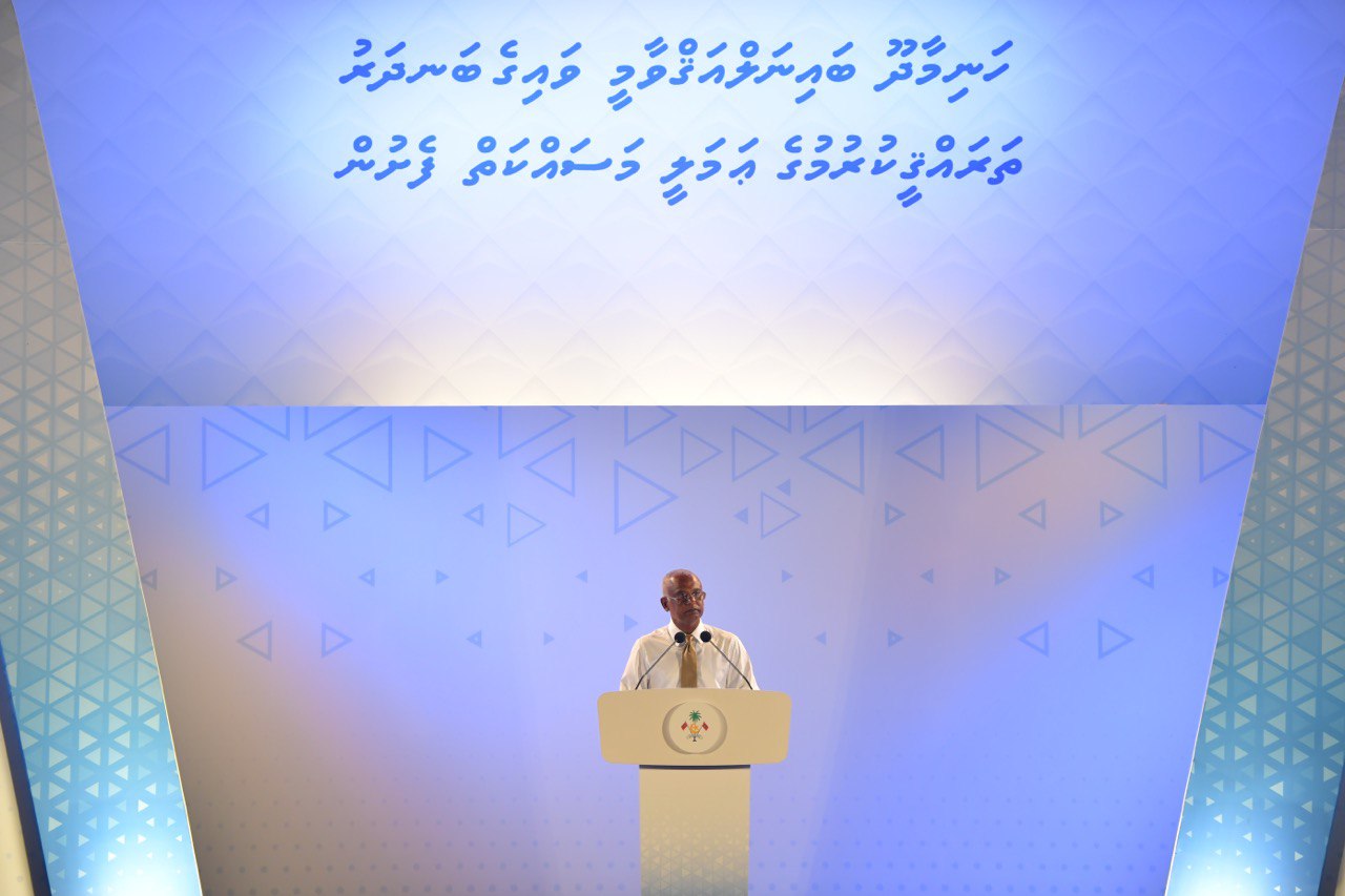 ހަނިމާދޫ އެއާޕޯޓުގެ މަސައްކަތް މިފެށީ ހުއްޓިއޮވެ، ފަހަތަށްގޮސް، ގެއްލި ހުސްނުވާ ގޮތަށް: ރައީސް ޞާލިހް
