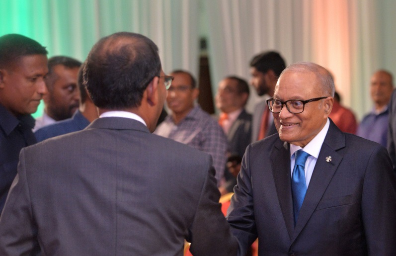 ނަޝީދު މައުމޫނަށް ކުރި މަޢާފް އަނބުރާ ގެންދަވައި ބަދަލުހިއްޕެވުމާ ދިމާއަށް!