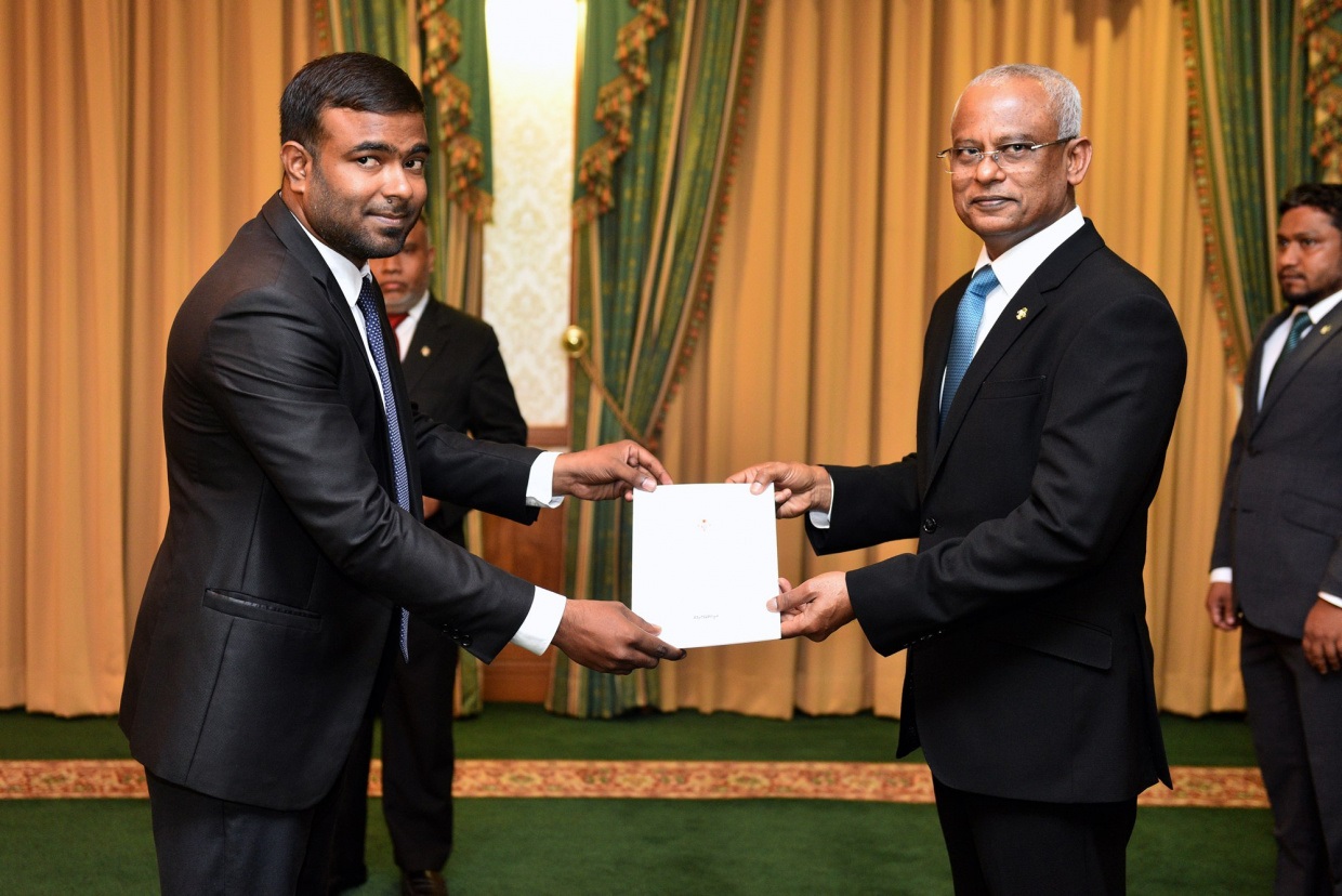 ޖޭއެސްސީގެ މެންބަރު މާނިއު އިސްތިއުފާ ދެއްވައިފި