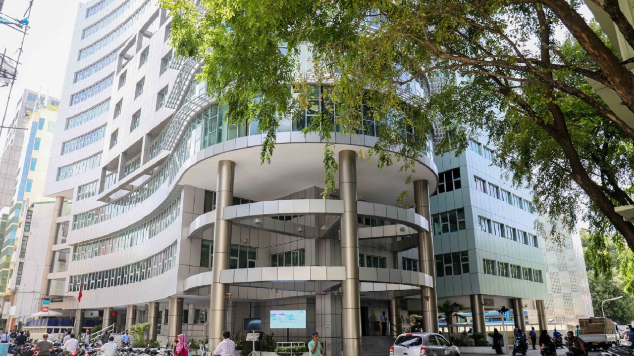 އިތުރު ހަފްތާއަކަށް ސަރުކާރު އޮފީސްތައް ބަންދުކުރުމަށް ނިންމައިފި