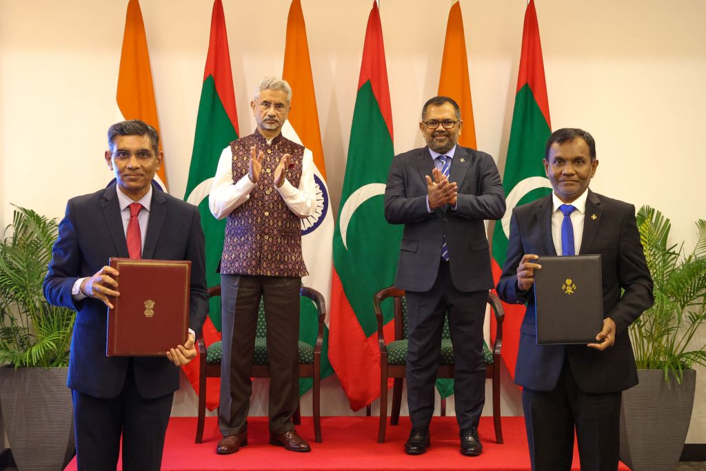 އިންޑިއާގެ އެހީގައި ސިވިލް ސާވިސްގެ އިތުރު 1،000 މުވައްޒަފުން ތަމްރީނު ކުރަނީ