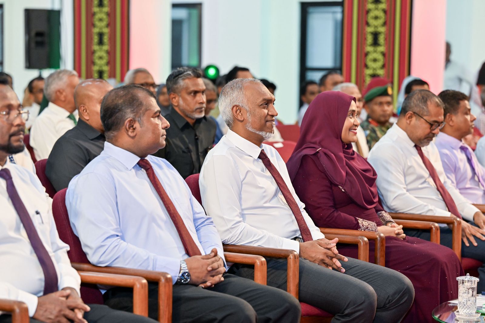 ރައީސް ވިދާޅުވީ އިސް މަޤާމުތަކަށް ރިޓަޔަރޑް ބޭފުޅުން ލަނީ ހަރަދު ކުޑަކުރަންކަމަށް