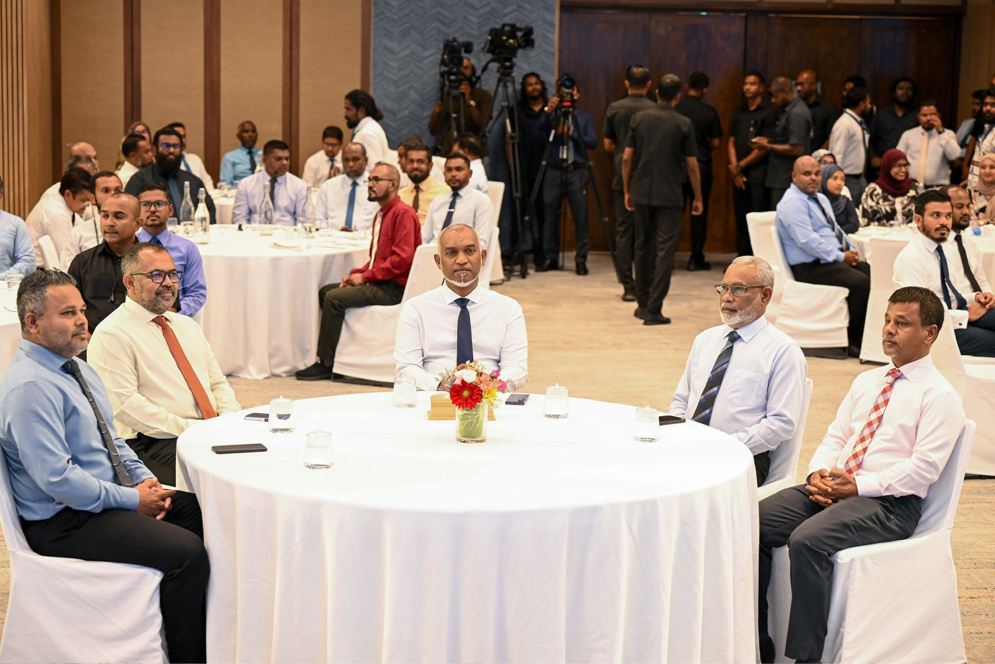 މިއަދު ސޮއިކުރެވޭ 206 މަޝްރޫޢާއެކު ޢިމާރާތްކުރުމުގެ ސިނާޢަތު ކުރިއަރައިގެންދާނެ: ރައީސް