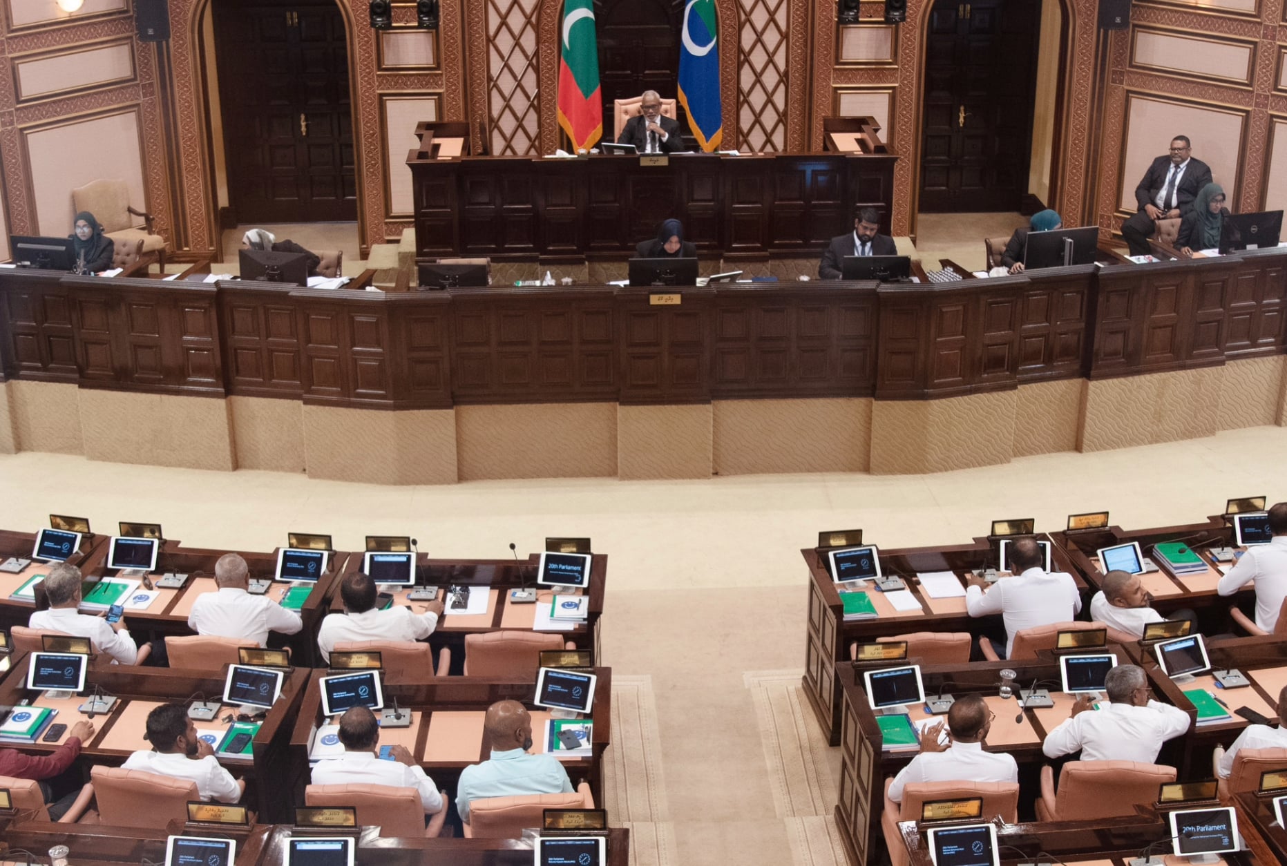 ބާ ކައުންސިލުން އޭޖީ ވަކިކުރުމުގެ ބަހުސް މަޖިލީހުގައި ފަށައިފި