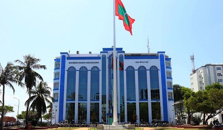 އެކްސިޑެންޓް ވުމުން މަޑުނުކޮށް ދިޔަ ދެ މީހަކު ހޯދަނީ