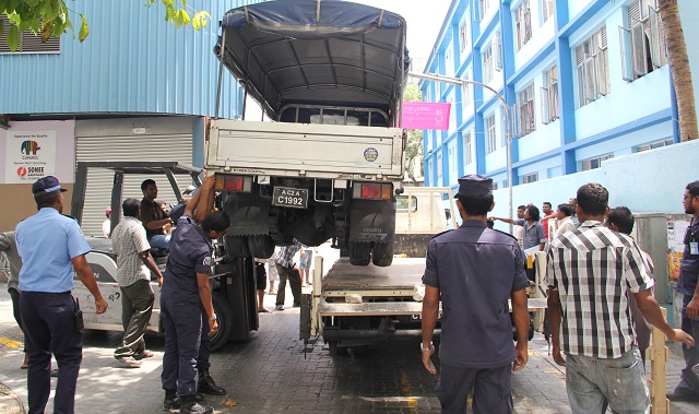 ހުޅުމާލޭގައި ގަވާއިދާ ހިލާފަށް ބަހައްޓާ އުޅަނދުތައް ޓޯކުރަން ފަށަނީ