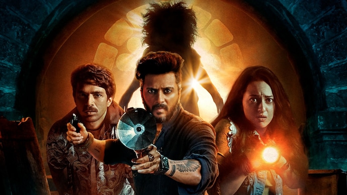 ”ކަކުޑާ“ ގެ ޕޯސްޓަރ ނެރެފި، ފޭނުން ތިބީ ފިލްމުގެ އިންތިޒާރުގައި