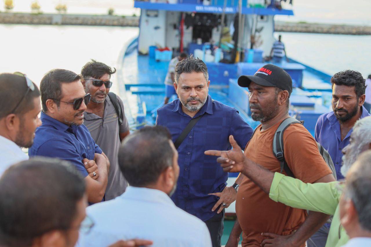 އެމްޑީޕީން ބުނީ މަސްވެރިންގެ ތިންމަހުގެ އާމްދަނީ ހިފަހައްޓާފައިވަނީ ނާގާބިލްކަމުން ކަމަށް