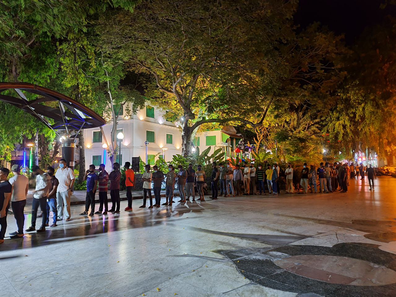 ހައިރިސްކު މީހާވެސް ކިޔޫޖެހިގެން ލައްކައަކަށްވުރެ ގިނަމީހުން ދެޑޯޒް ފުރިހަމަކުރިޔަސް ޝަކުވާއަށް ހައްލެއްނުލިބޭ!