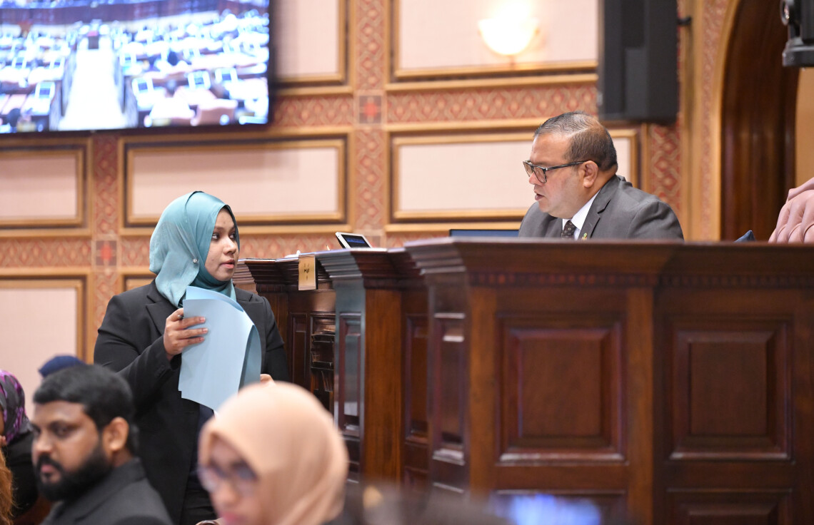 މަޖިލީހުގެ ޖަލްސާ ދެން ފަށާނީ މިރޭ 08:00ގައި ކަމަށް މެމްބަރުންނަށް އަންގައިފި