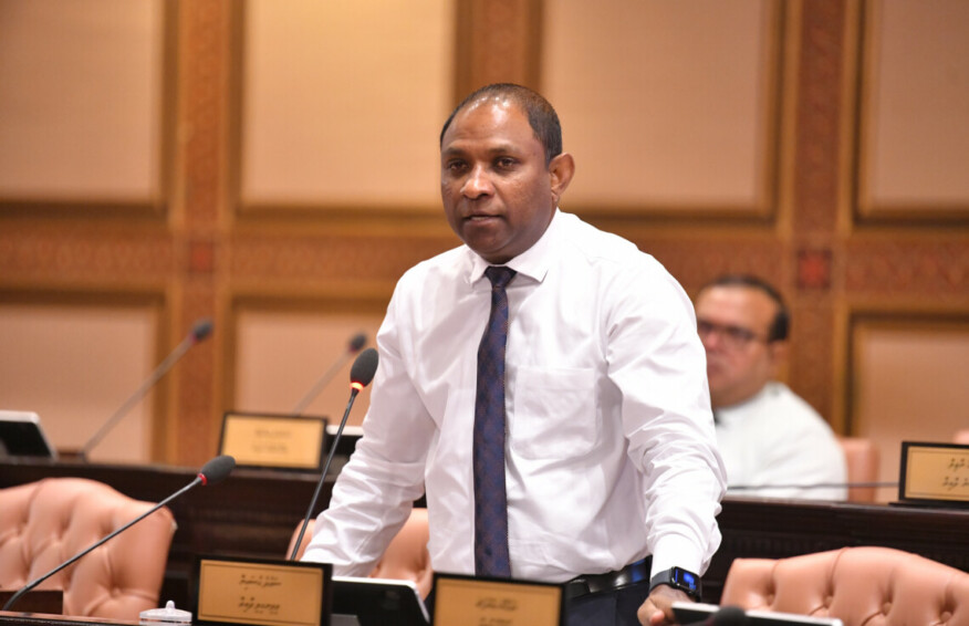 ފަލަސްތީނު ރައްޔިތުންގެ ޙައްޤުގައި ހުށަހެޅި ގަރާރު ކުރިއަށްނުދަނީ މަޖިލިސް ހުއްޓުވާފައި އޮތުމުން: ސައުދު