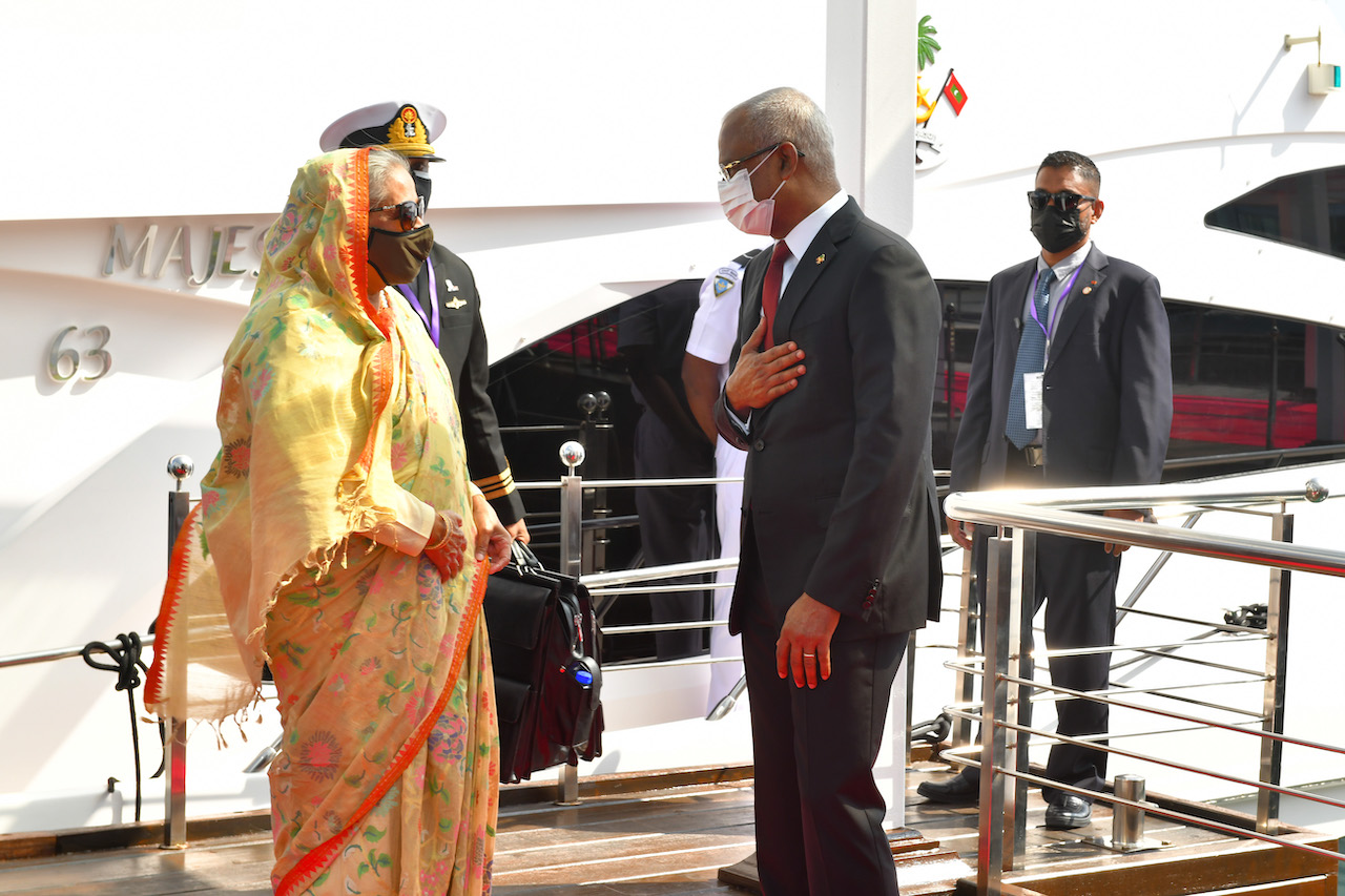 ޝަައިޚް ޙަސީނާއަށް ރަސްމީކޮށް މަރުޙަބާ ދަންނަވައިފި