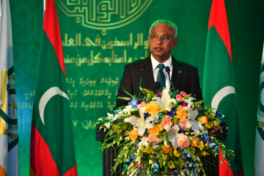 ލާދީނީ ގޮވުން ހުއްޓުވާ ބިލު އަނބުރާގެންދަން 100 އަށްވުރެގިނަ އިލްމުވެރިން ރައީސަށް ދަންނަވައިފި