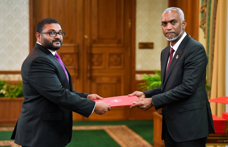 އެގްރިކަލްޗަރ އެންޑް އެނިމަލް ވެލްފެއަރ ހިންގުން ޑިފެންސް މިނިސްޓަރާއި ހަވާލުކޮށްފި