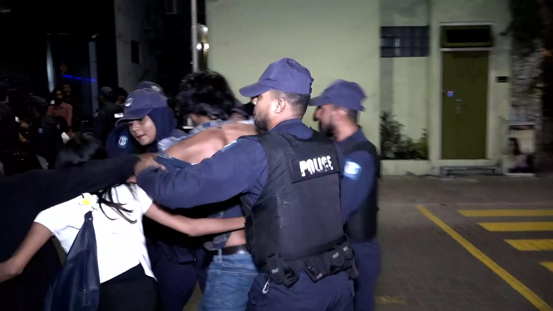 އޮޕަރޭޝަންތަކަށް ހުރަސް އެޅޭގޮތަށް ހަރަކާތްތެރި ނުވާން ނޫސްވެރިންގެ ކިބައިން އެދިއްޖެ