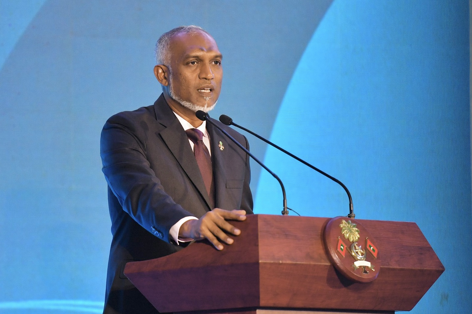 ރައީސް ގޮވާލެއްވީ ކަންކަމާ ކެރިގެން ކުރިމަތިލައި ހިތްވަރާއެކު ކުރިއަށް ދިއުމަށް