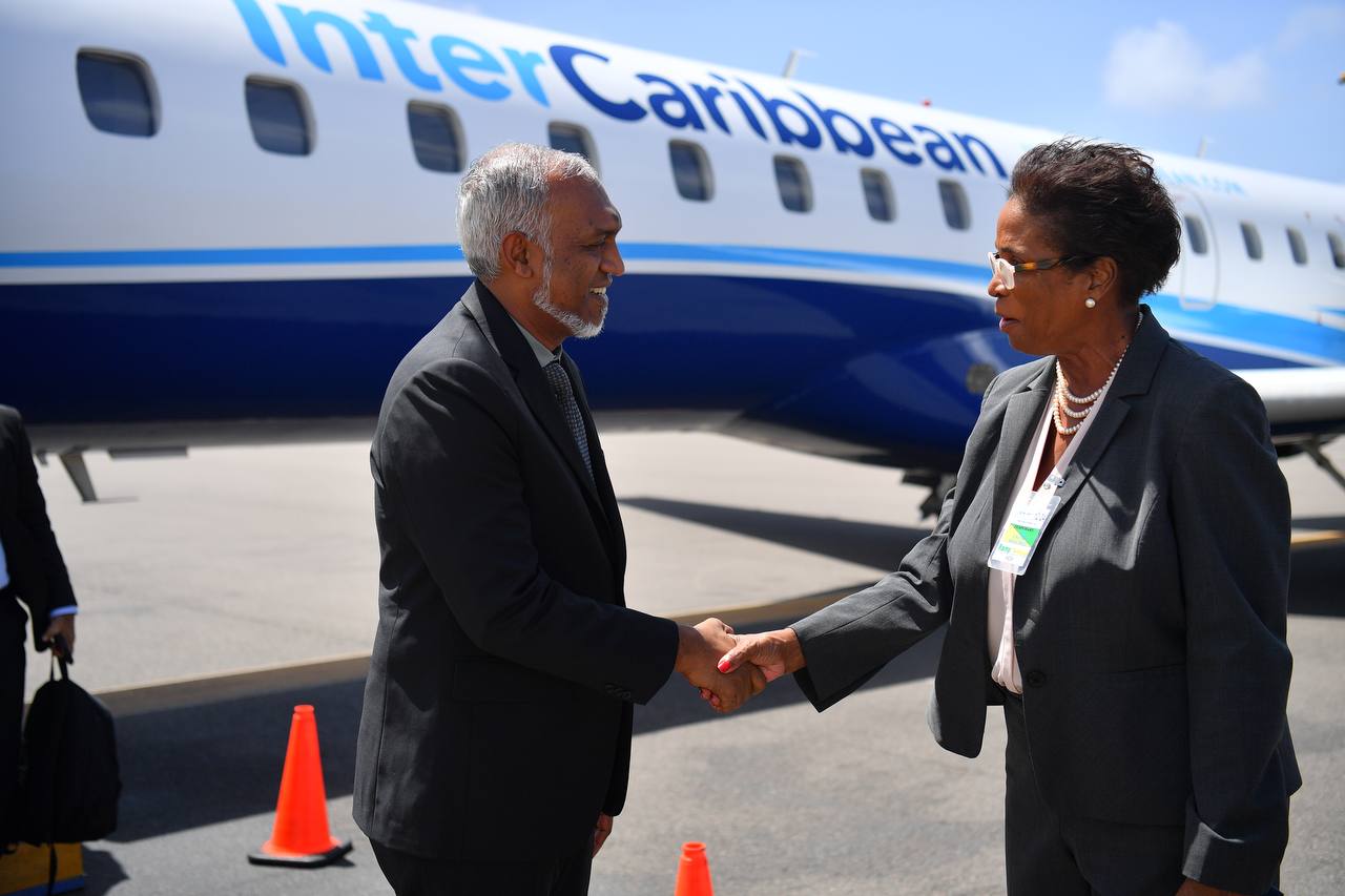 ސިޑްސްގައި ބާބެޑޯސްގެ ބޮޑުވަޒީރު ކުރެއްވި މަސައްކަތްޕުޅަށް ރައީސްގެ ތައުރީފް