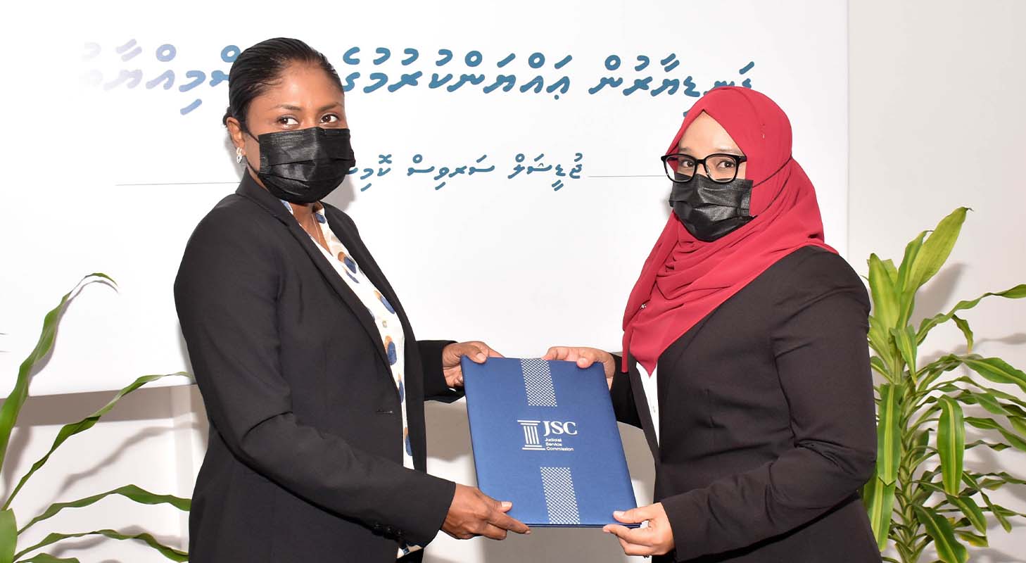 ސިވިލް ކޯޓަށް އަލަށް އައްޔަން ކުރި ދެ ފަަނޑިޔާރުން ހުވާ ކުރައްވައިފި