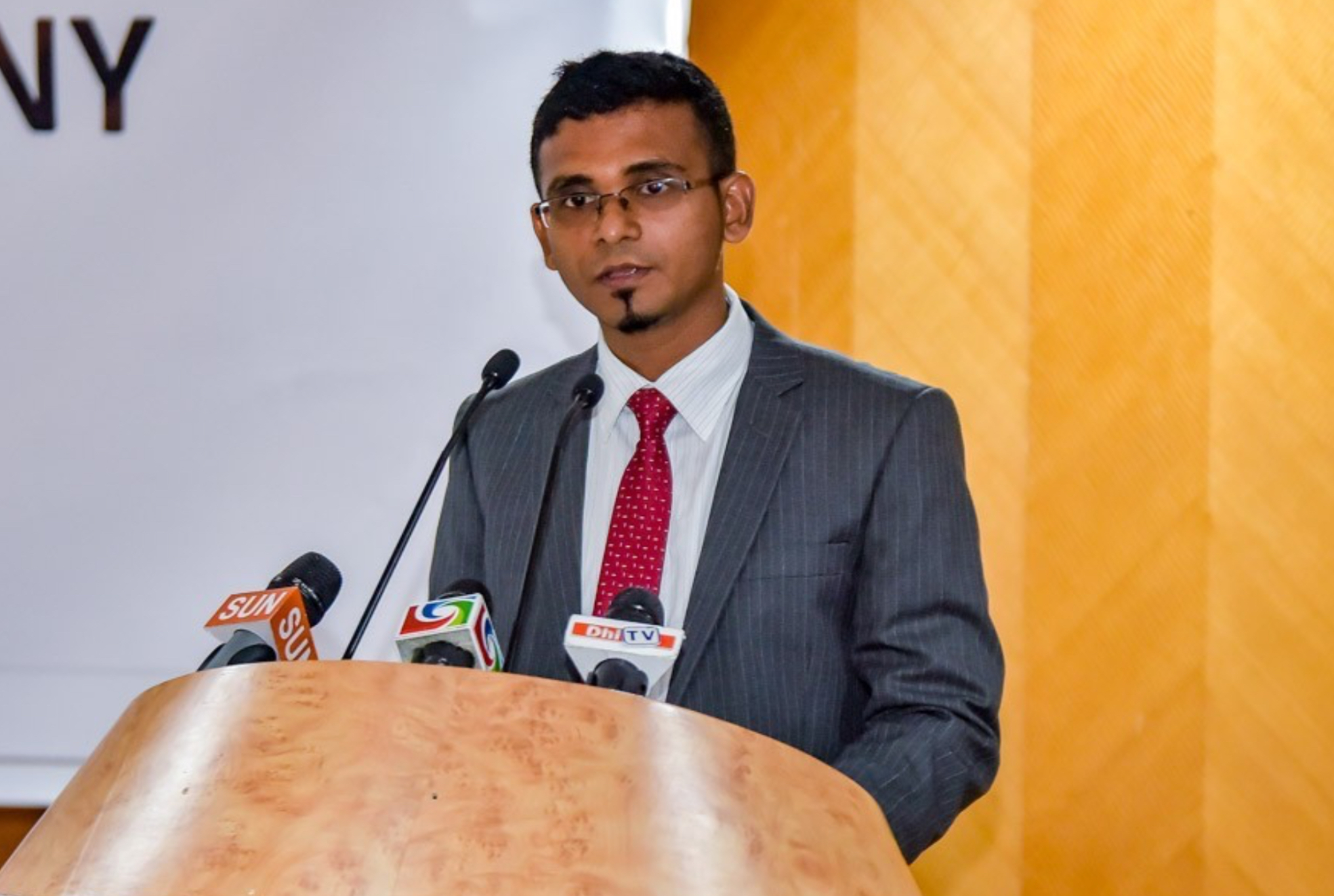 މުނައްވަރު ހުންނެވީ ޗައިނާގައި; މިއަދު އިންޓަވިއު ކުރެވޭ ގޮތެއްނުވި