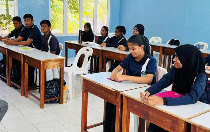 ނުވަ ފަހަރަ އިއުލާންކޮށްގެން ވެސް ދިވެހި މުދައްރިސެއް ނުލިބުނު