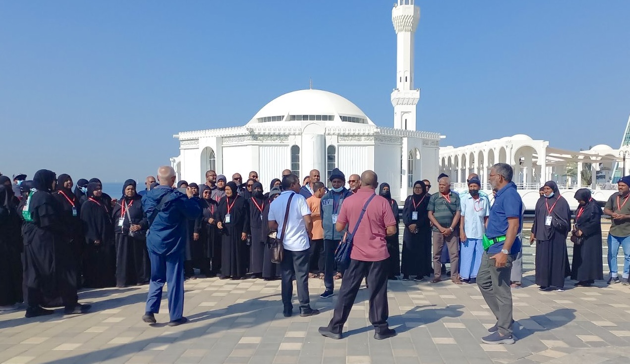 އުމްރާއަށް ގޮސް އުޅުނު ދިވެއްސަކު ނިޔާވެއްޖެ