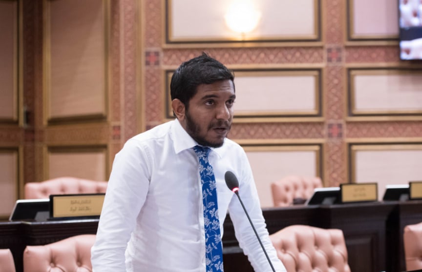 ސިރާޖު ރައީސް ސޯލިހަށް: މެމްބަރުންގެ އަދަދު ހިފެހެއްޓުން ހުއްޓުވީ އެމްޑީޕީގެ ލީޑަޝިޕުން