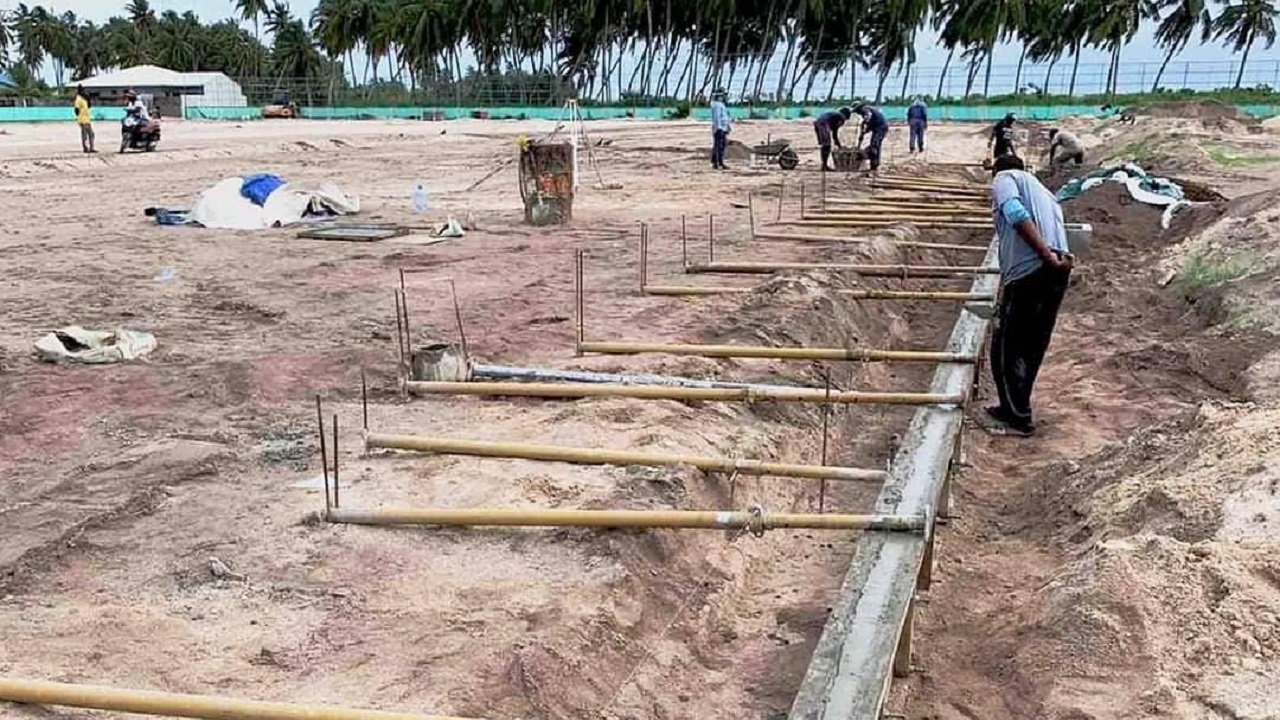 ހޯރަފުށީ ފުޓުބޯޅަ ދަނޑުގެ ސަބްބޭސް ހެދުމާއި، ހުޅުދޫ ބަނދަރު ތަރައްޤީ ކުރުން ބާރަށް ކުރިއަށް