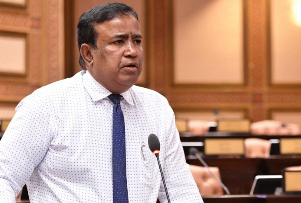 ކޮރަޕްޝަންގައި ޝާމިލުވި މުވައްޒަފުން މިހާރުވެސް ފެނަކައިގައި މަސައްކަތް ކުރޭ؛ އެމީހުން ވަކިކުރަންޖެހޭ: ޣަފޫރު