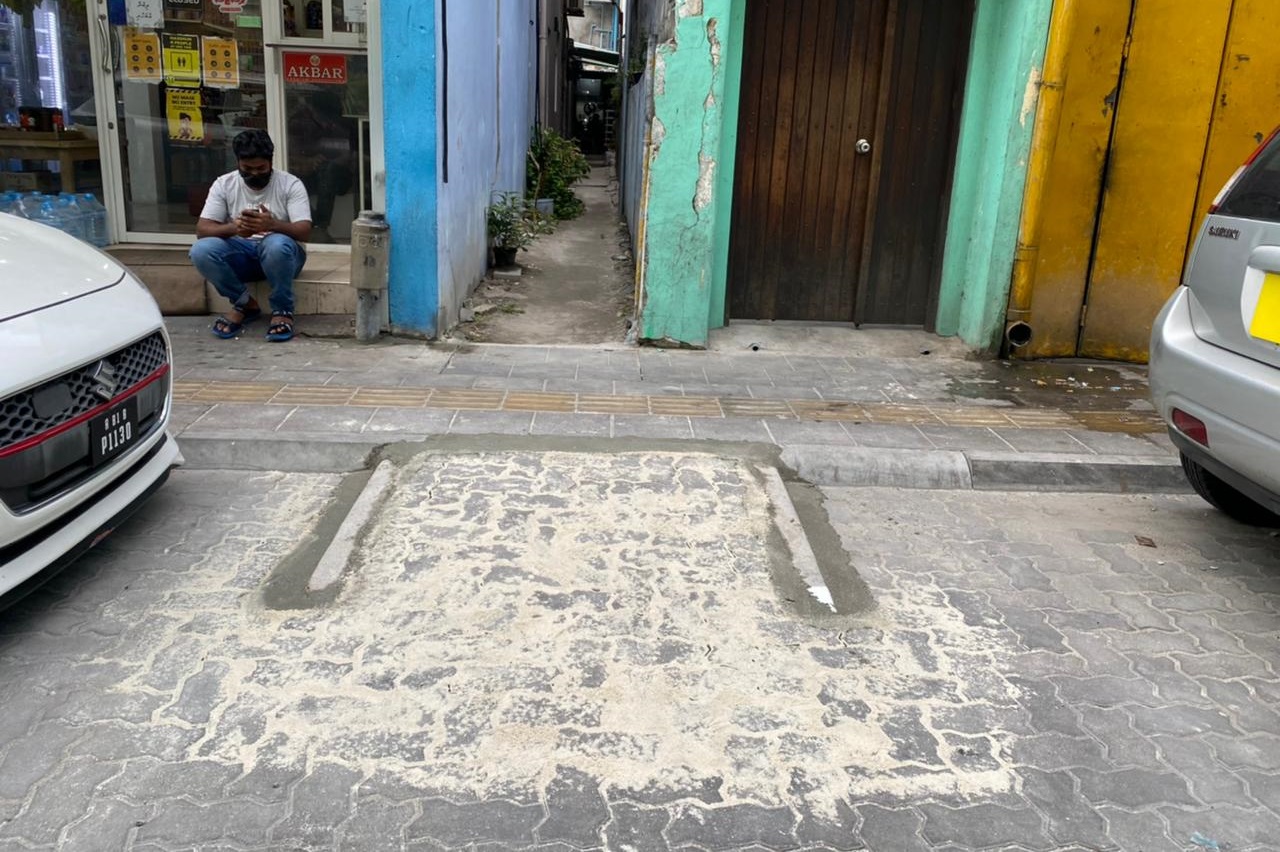 މާލޭގެ ގޭގެއަށް ވީލްޗެއަރގައި ވަދެވޭގޮތަށް ހެދުމުގެ މަސައްކަތް ސިޓީ ކައުންސިލުން ފަށައިފި