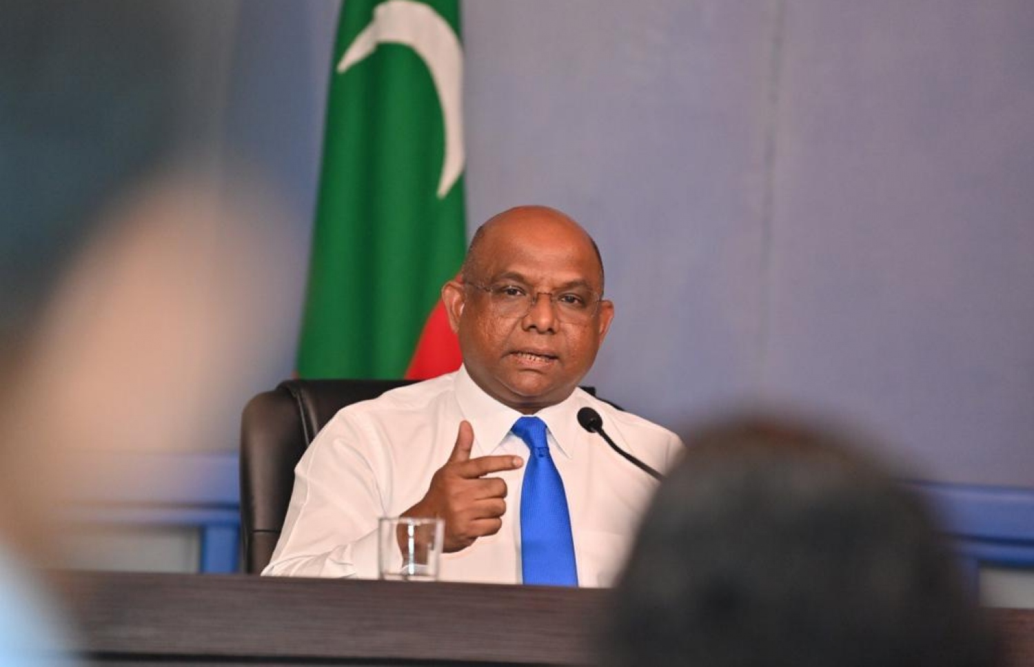 ބޭރުގައި ތިބި ރާއްޖޭގެ ބައެއް ޑިޕްލޮމެޓުން ރާއްޖެ ގެންނަނީ