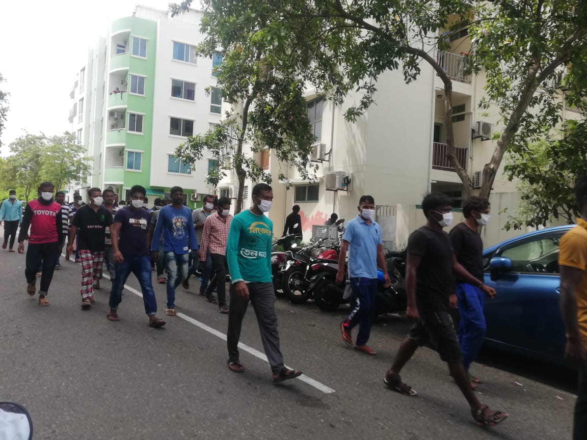 ބިދޭސީންގެ ހަޅުތާލު؛ މިއަދުވެސް ހުޅުމާލޭގައި ހަމަނުޖެހުން ހިންގައި ފުލުހުންނާ ކުރިމަތިލައިފި