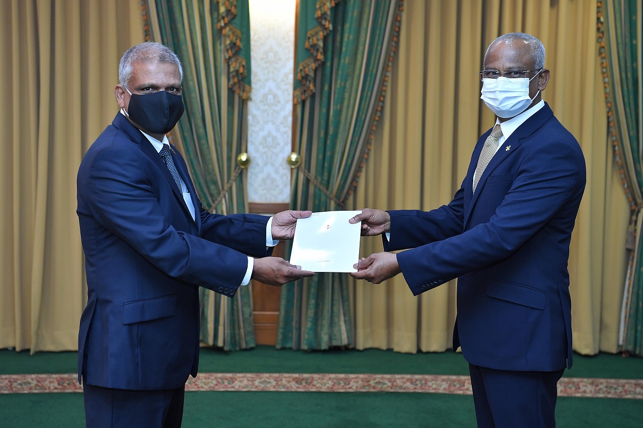 އިލެކްޝަންސް ކޮމިޝަނުގެ މެންބަރުކަމަށް އާސިފް