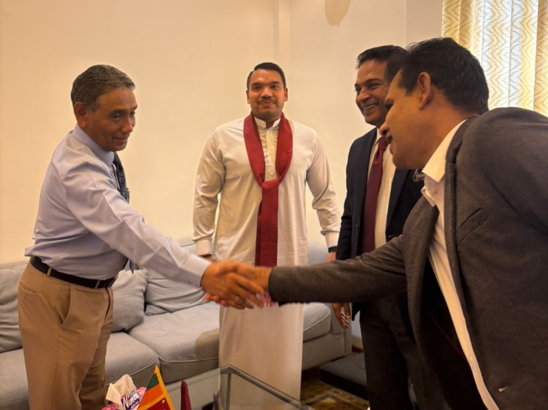 ލަންކާ ސަރުކާރަށް އިންޒާރު ދެއްވުމަށްފަހު، ސަފީރު މަސްއޫދު އިދިކޮޅު ލީޑަރާ ބައްދަލުކުރައްވައިފި