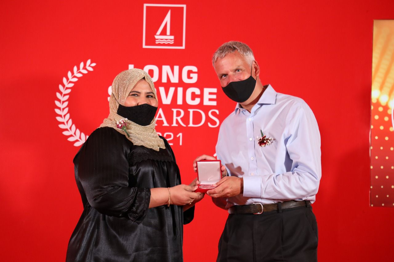 ބީއެމްއެލަށް ދިގު މުއްދަތަށް ޚިދުމަތްކޮށްދީފައިވާ މުވައްޒަފުންގެ އަގުވަޒަންކޮށްފި