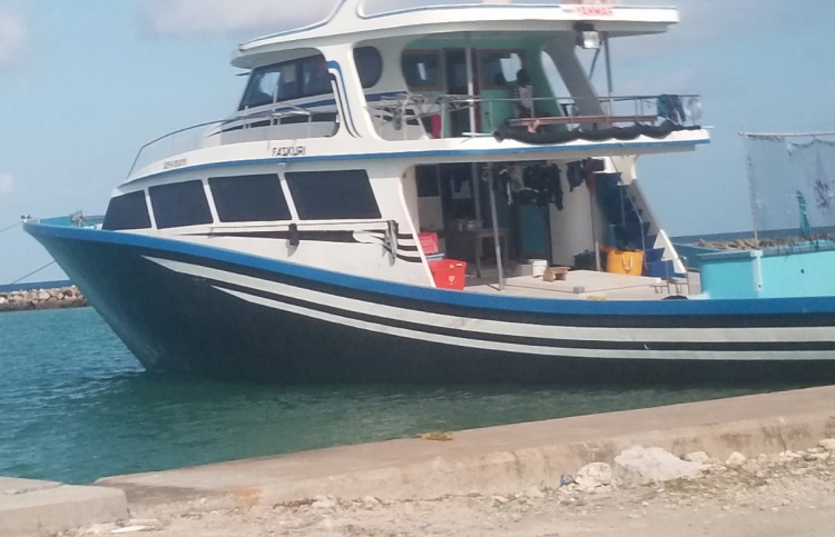 ޖާބިރުގެ ހިއްސާ އޮންނަ ކުންފުނިން ގަތް މަސް ދޯނި ހަވާލުކުރަން ވަގުތީ އަމުރެއް ނެރެފި