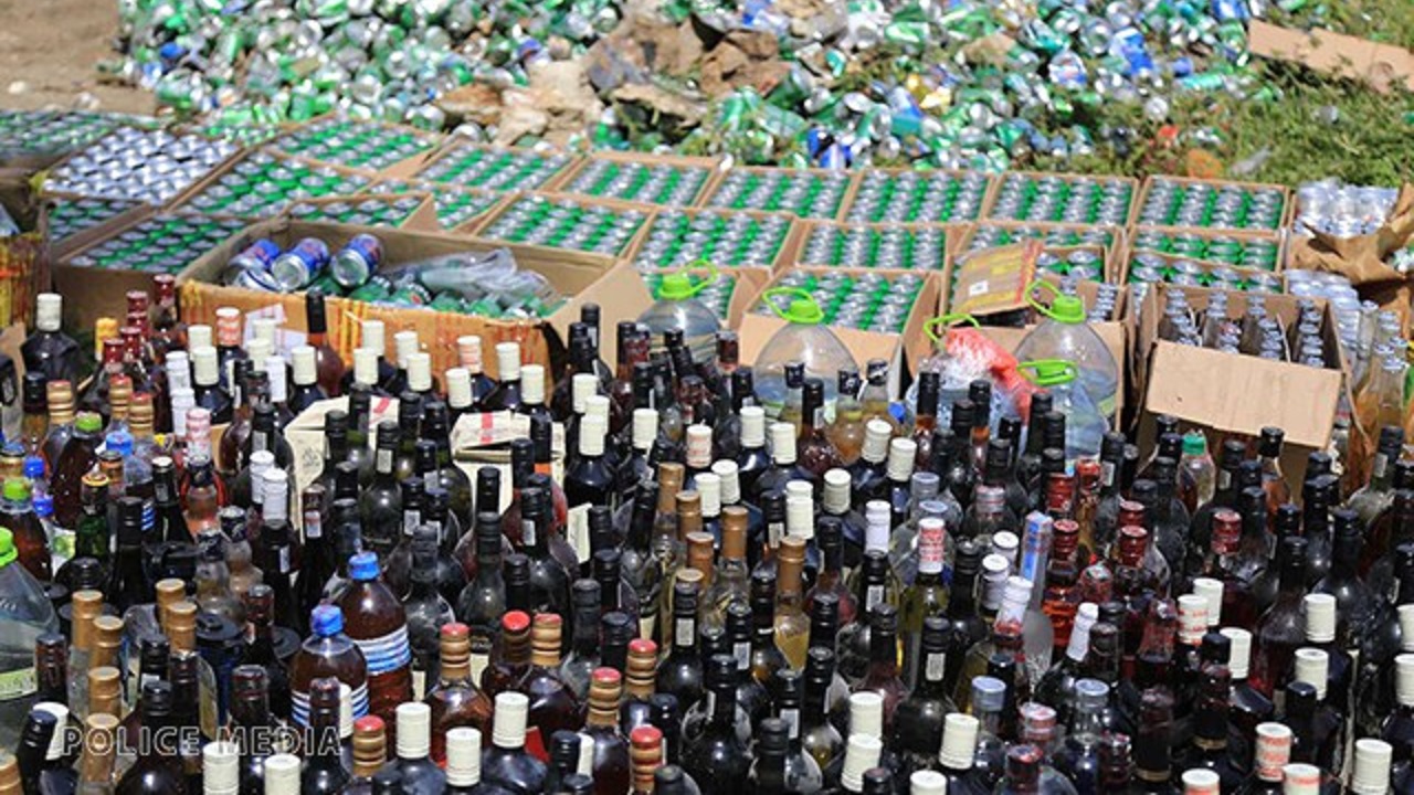 ފުލުހުންގެ ބެލުމުގެ ދަށުގައި ހުރި ގިނަ އަދަދެއްގެ ބަނގުރާ ނައްތާލައިފި