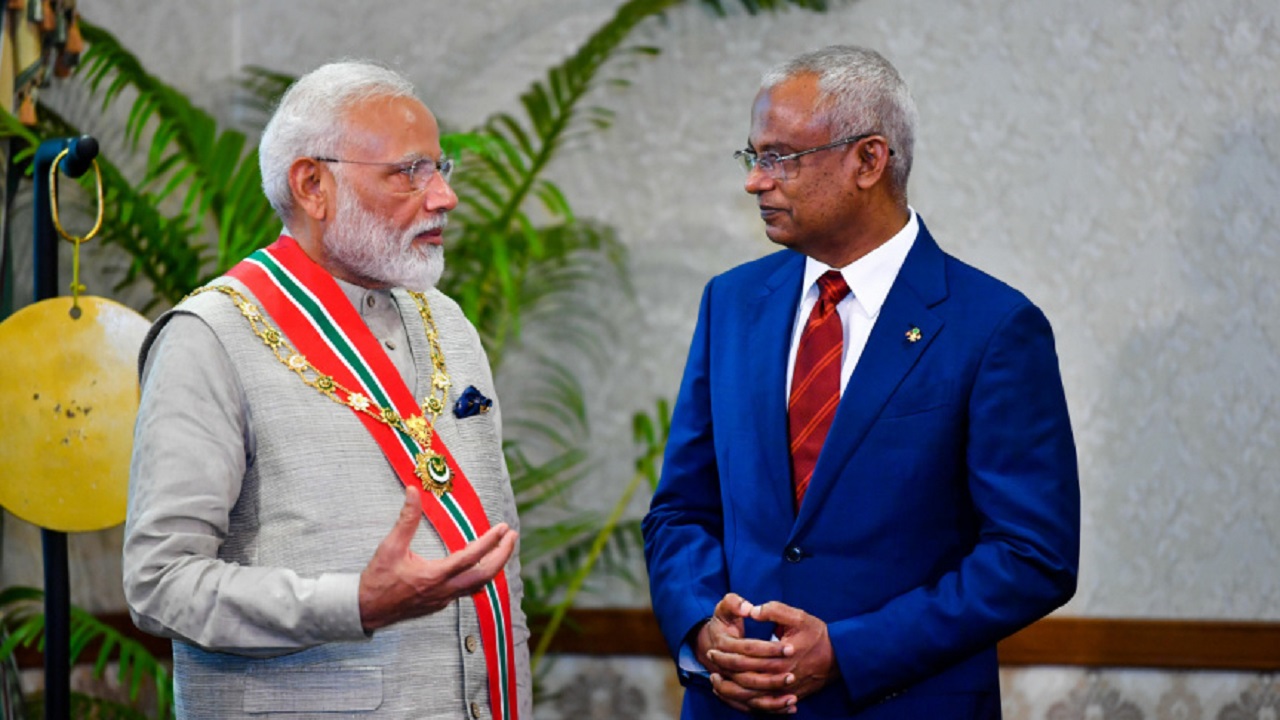 އިންޑިއާއިން ދޭ އެއްލައްކަ ޑޯޒް ވެކްސިން ރާއްޖެއަށް މާދަމާ ގެންނަނީ