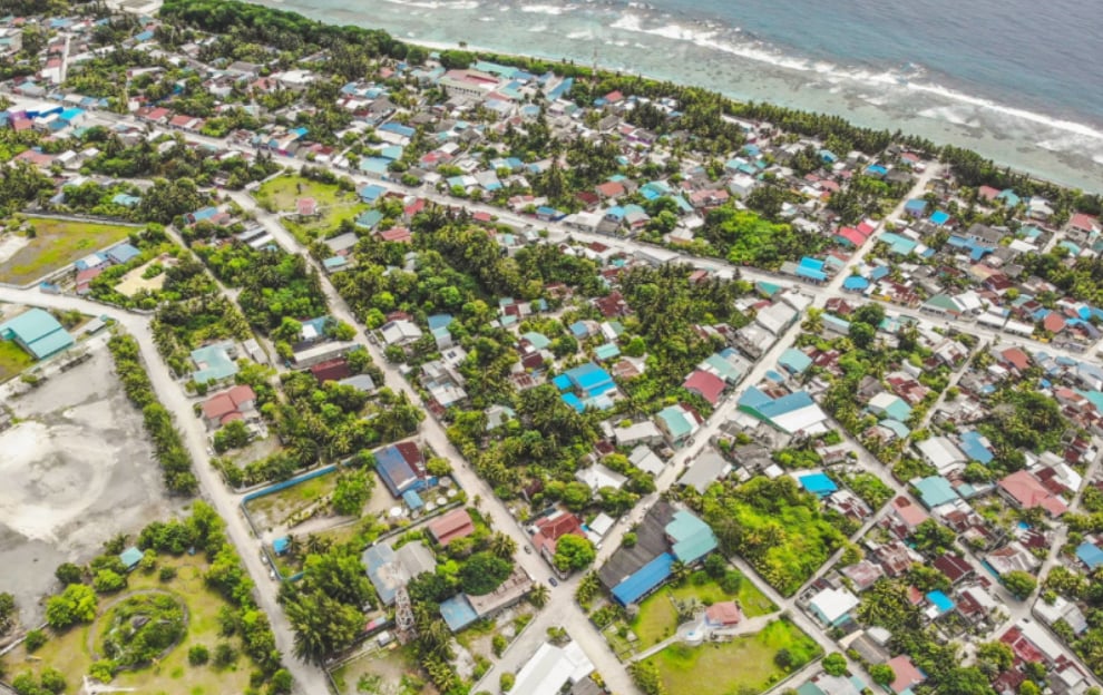 އައްްޑޫ ގެއެއްގައި ދެމަފިރިއަކު ނިޔާވެފައި އޮއްވާ ފެނުނު މައްސަލަ ތަހުގީގު ކުރަނީ