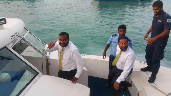 އަލީ ވަހީދު ހައްޔަރުކުރުމަށް އިނގިރޭސި ބަހުން އަމުރު ނެރެފި