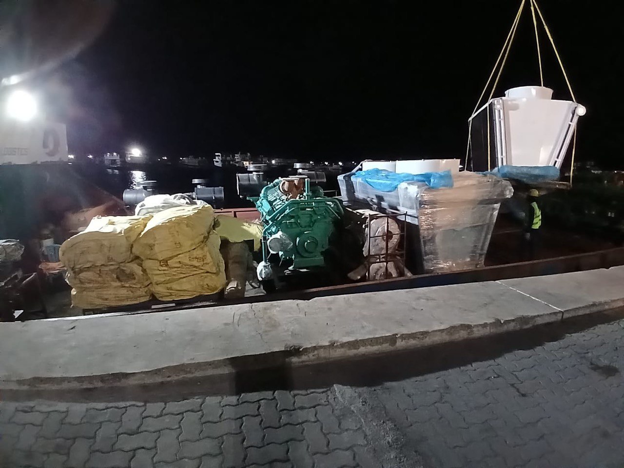 ފެނަކައިން ކުޅުދުއްފުއްޓާއި ހަނިމާދޫއަށް ޖަނަރޭޓަރު ފޮނުވައިފި