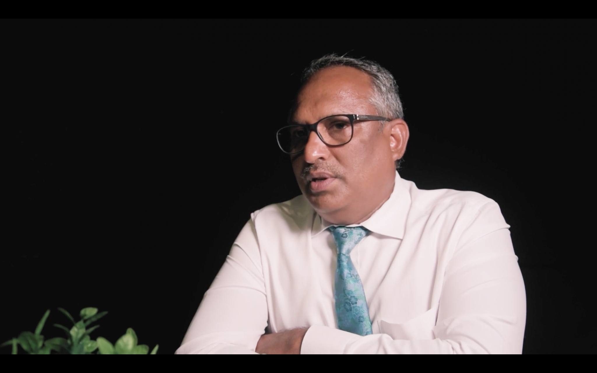 އިބުރޭ ވިދާޅުވީ ޑިމޮކްރަސީއަކީ ވަކިފަރުދެއްނޫނޭ، އެއީ އުސޫލުތަކެކޭ