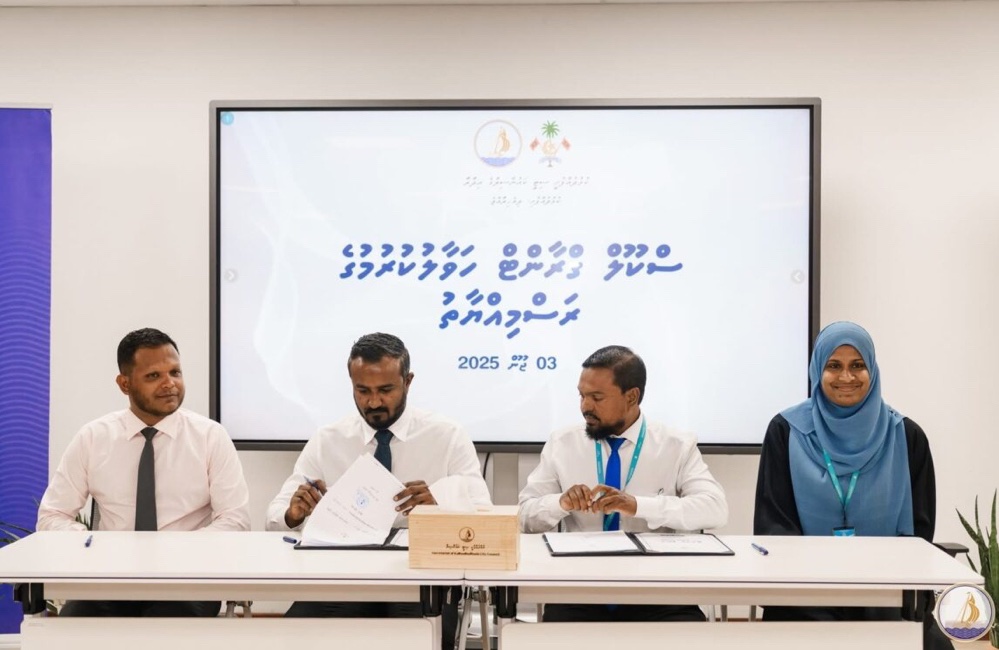 ކުޅުދުއްފުށީ ކައުންސިލުން އެރަށު ކޮންމެ ސްކޫލަކަށް 1 ލައްކަ ރުފިޔާ ދީފި