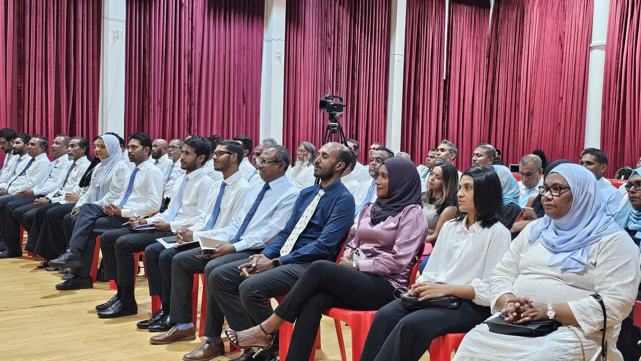 ޑިމޮކްރެޓްސްގެ މަޖިލިސް ޕްރައިމަރީ ފެބްރުއަރީ 17ގައި