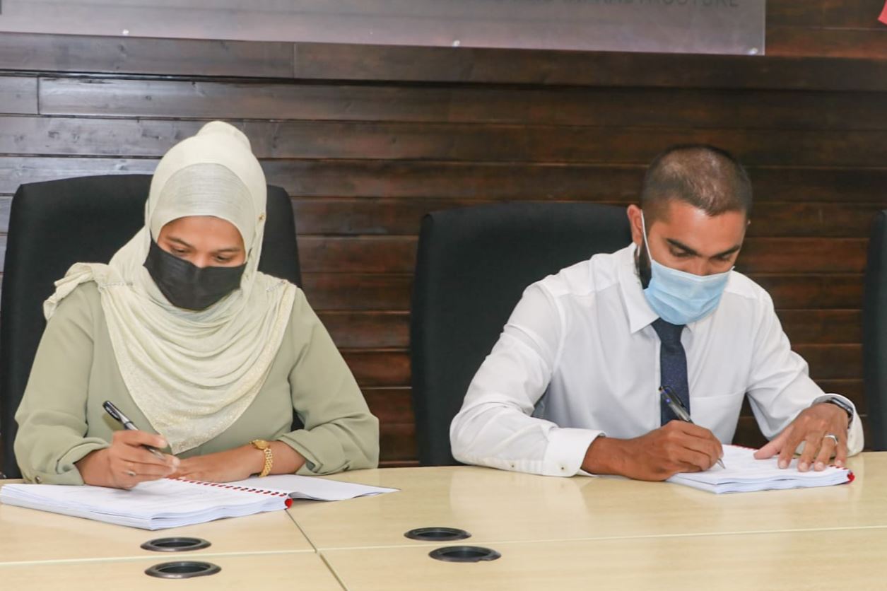 ކުޑަހުވަދޫ މަގުތަކުގައި ތާރު އެޅުމުގެ މަސައްކަތުގެ ދެވަނަ ފިޔަވަހި ހަވާލުކޮށްފި